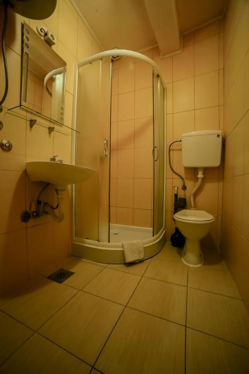 Apartment Aleksandra U Centru Grada *